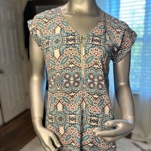 Express Paisley Print Pink And Teal Short Sleeve Shirt with Zipper Detail, Small